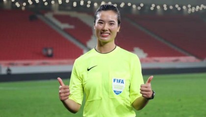 德甲投注策略-首位执法中超女裁判！谢丽君：到达了一个新的起点